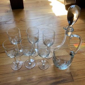 NWT Toscany Decanter & 6 glasses.Made in Romania